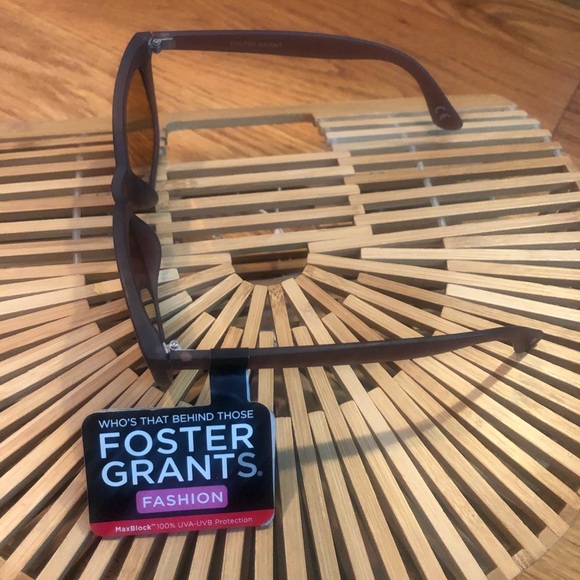 Foster Grant Translucent Sunglasses - Picture 5 of 6